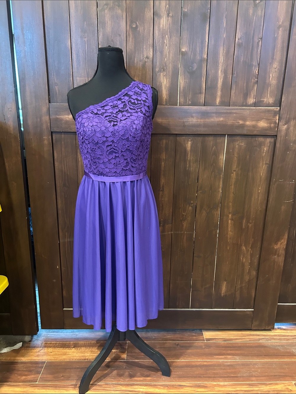 David's Bridal Girls One-Shoulder Purple Lace & Chiffon Party Dress